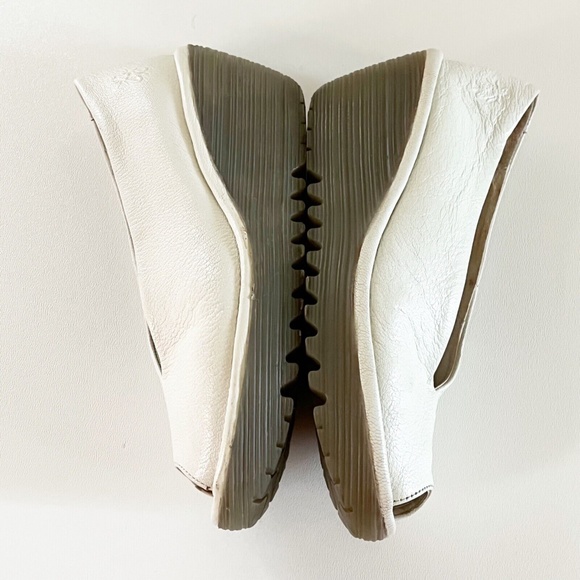 Fly London Peep Toe Wedge White Leather Slip On Shoes EU 37 / US 6.5-7 So Comfy! - Picture 5 of 12